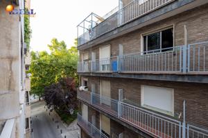 Estupendo piso en venta en calle Gran Capitan photo 0