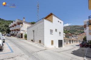 Oportunidad Única en Lanjarón – Casa de Tres Plantas con Encanto y Vistas Espectaculares photo 0