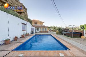 - Caniles - chalet independiente de 4 dormitorios con piscina photo 0