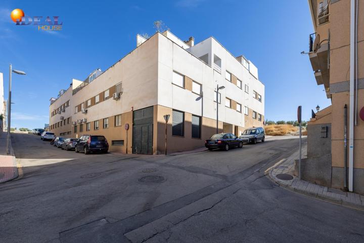 Oportunidad en Las Gabias ; Vivienda lista para entrar a vivir. photo 0