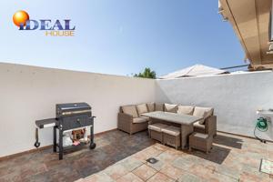 ¡Tu casa ideal te espera en Los Ogíjares! Tranquilidad, vistas y espacio para toda la familia photo 0