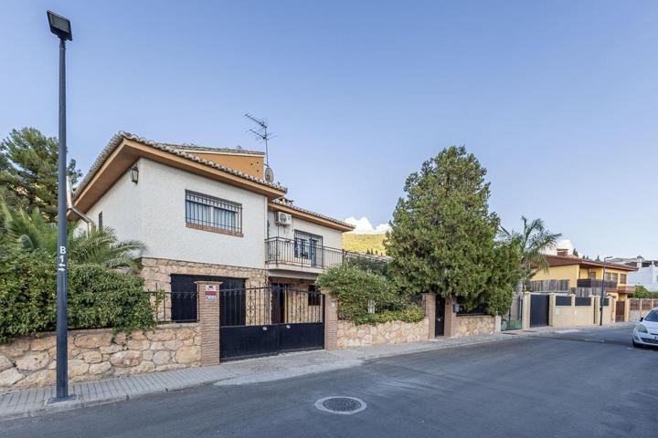 🏡 Chalet independiente con piscina en Urbanización El Puntal photo 0