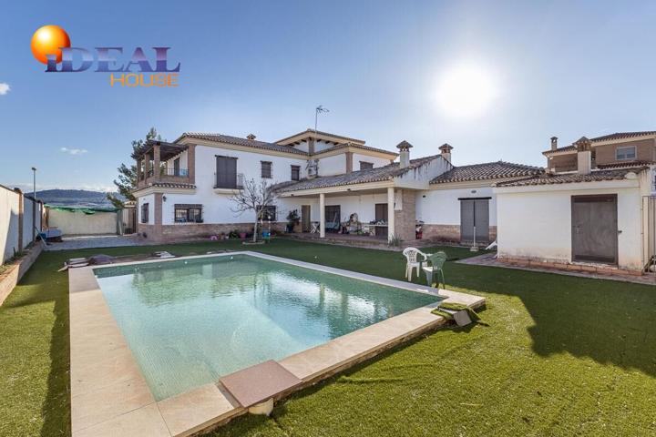 CHALET EN URBANIZACIÓN ENTRE ALAMOS (PANTANO DE CUBILLAS) photo 0