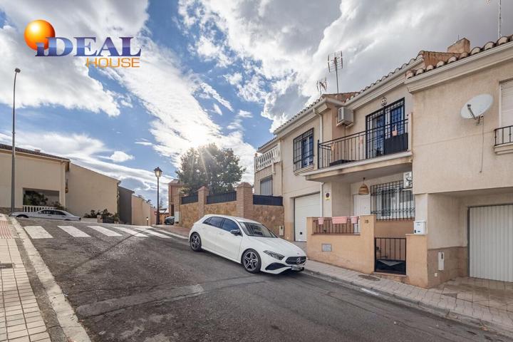CASA UNIFAMILIAR EN HUETOR VEGA photo 0