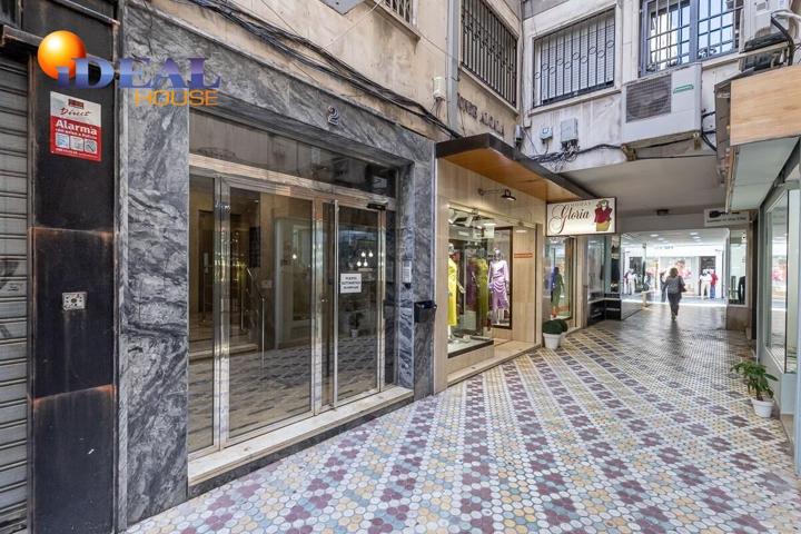 Magnífico piso con plaza de garaje junto a Catedral. photo 0