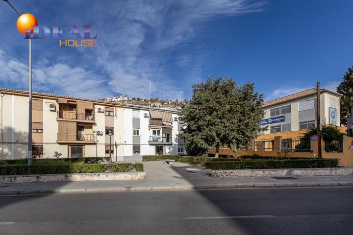 ¡GRAN OPORTUNIDAD EN UNA DE LAS ZONAS MÁS TOP DE GRANADA! photo 0