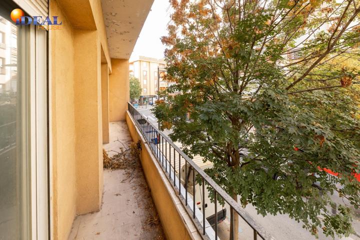 VENTA DE PISO A REFORMAR EN EL CENTRO DE GRANADA (ZONA ALHAMAR) photo 0