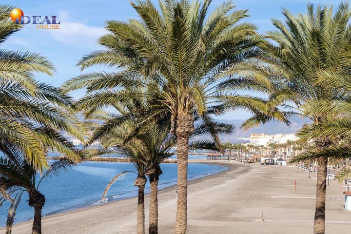 Inversión única en Torrenueva Costa – Restaurante consolidado o edificar un edificio en primera línea. photo 0