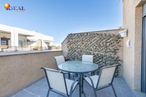 Ático exclusivo con gran terraza, garaje y trastero — listo para entrar a vivir photo 0