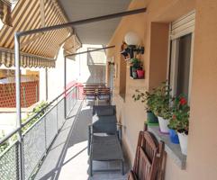 Vivienda con terraza y patio en una calle peatonal junto Avda. Carles III con plaza de aparcamiento. photo 0