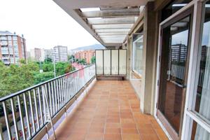 Avda. Sarriá al lado Plaza Prat de la Riba y Clínica Corachan piso de 198 m² alto y con terraza. photo 0