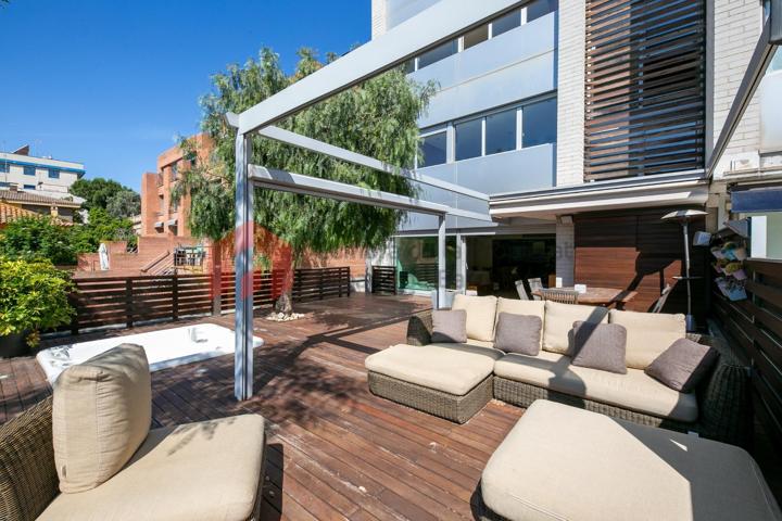 Casa de lujo con jardín, terrazas y garaje en venta en La Bonanova, Barcelona photo 0