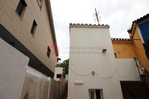 Excluisva Casa junto a la Plaça de l’Església en Santa Coloma de Gramanet. photo 0