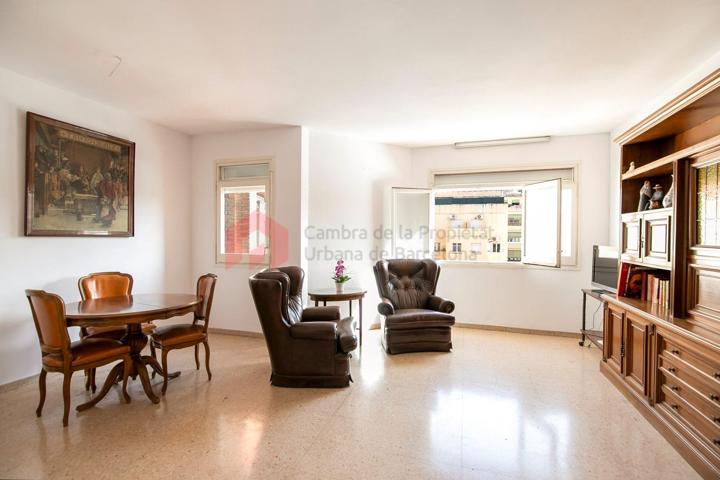 Piso luminoso y con encanto junto a la Plaça Lesseps en el corazón de Gràcia photo 0