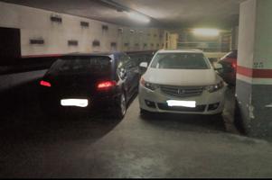 ¡PARQUIN EN VENTA PARA 2 COCHES EN REUS! photo 0