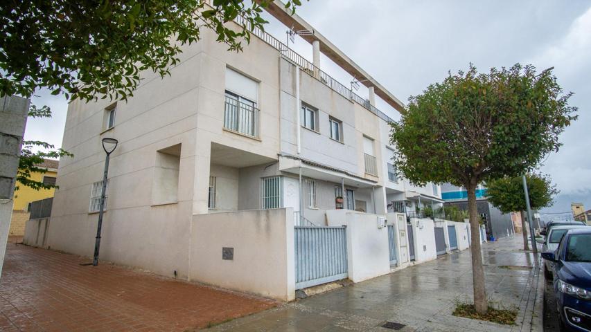 Bungalow esquina, con dos plantas en zona San Crispín de Elda photo 0