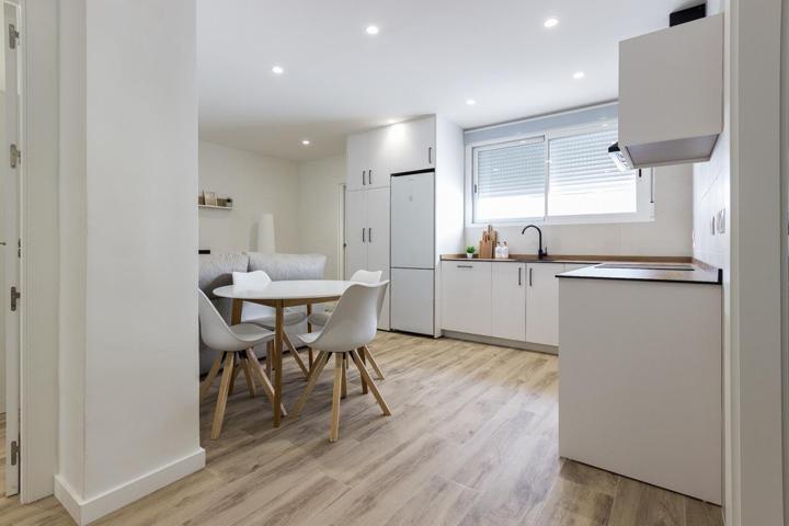 ENORME PISO PARA ALQUILER CERCA DE GRAN AVENIDA. photo 0