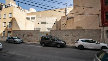 Suelo urbano sin edificar ideal para hacer viviendas photo 0