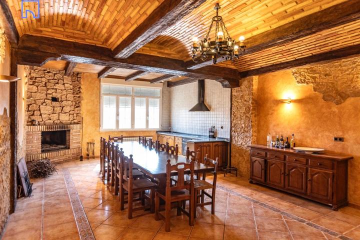 Casa en Navarrete con espectacular Bodega photo 0
