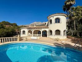 Villa En venta en Altea photo 0