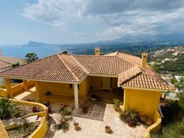 Villa En venta en Altea photo 0