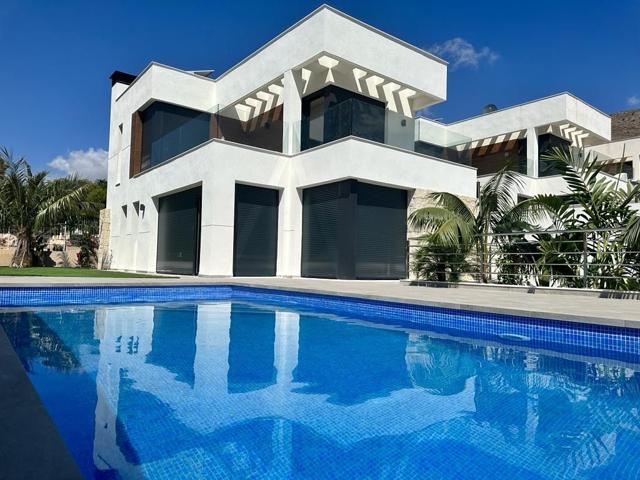 Villa En venta en Finestrat photo 0