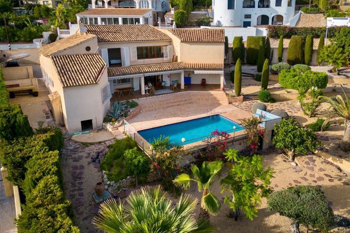 Villa En venta en Altea photo 0