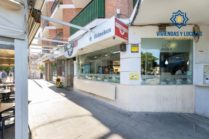 Venta por jubilación, de local + cafetería + restaurante en Armilla, frente a la parada del Metro. photo 0