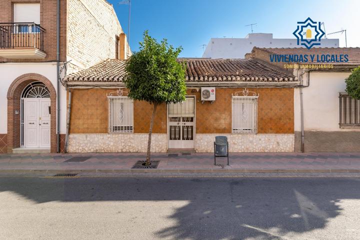 Venta de casa a reformar en Armilla (Granada) photo 0