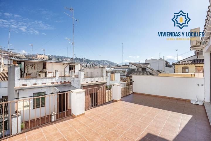 Ático Dúplex Premium en el Corazón de Granada: Lujo, Espacio y Vistas de Ensueño. photo 0