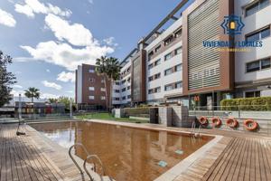 Magnífico piso con altas calidades con piscina, plaza de garaje y trastero. Novocampus. photo 0