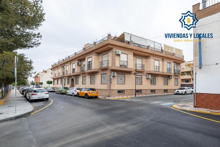 🏡 ¡Acogedor piso con garaje y trastero en Churriana de la Vega! photo 0
