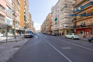 Oficina En venta en Zaidín, Granada photo 0