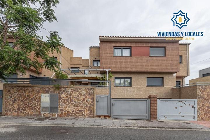 EXCLUSIVO ADOSADO EN ARMILLA: VISTAS, LUZ, DISEÑO Y CONFORT TOTAL photo 0