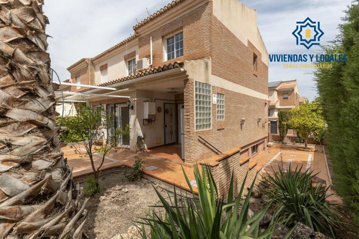 ¡MAGNIFICA CASA PAREADA EN LA MEJOR ZONA RESIDENCIAL DE HUETOR VEGA... LOS REBITES! photo 0
