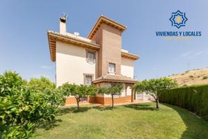 🏡 Espectacular Chalet a 10 Minutos del Centro de Granada photo 0