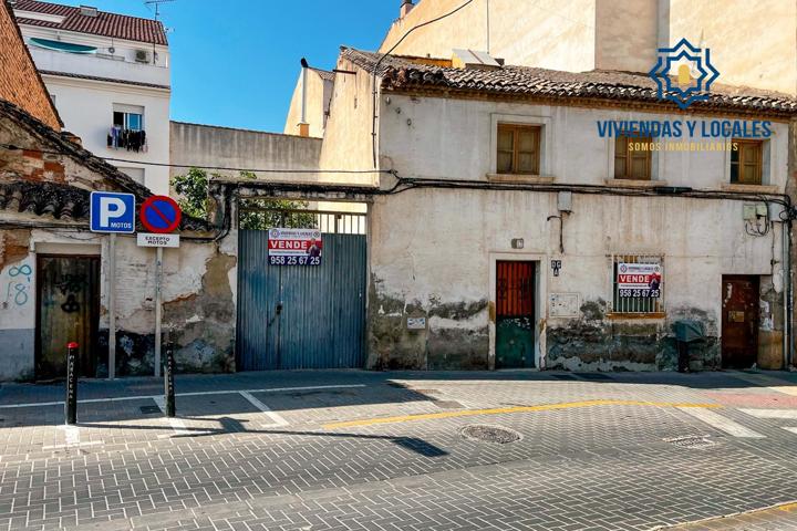 Atención promotores. Casa para derribar y hacer bloque de hasta 720 m² de obra en Maracena centro photo 0