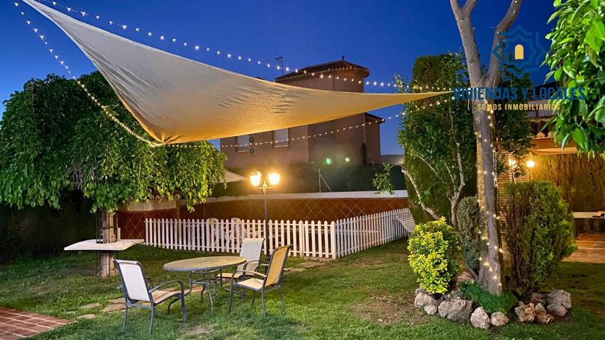 Chalet en venta en La Zubia con Licencia Turística photo 0