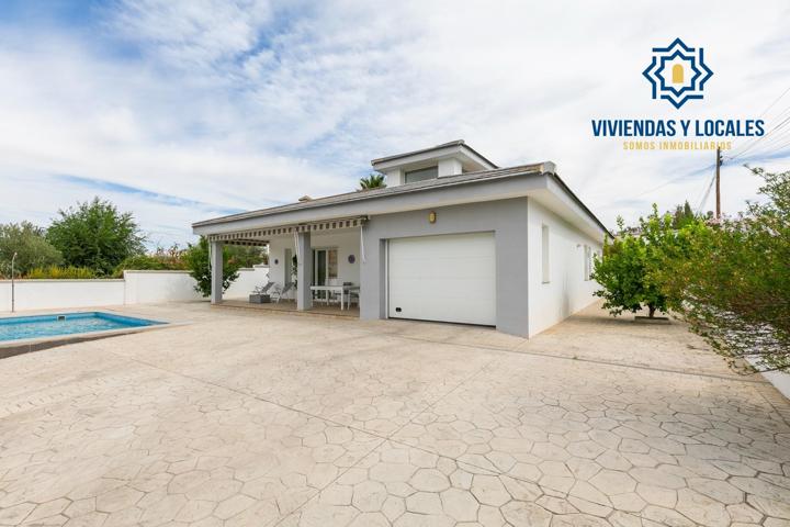 Chalet Moderno y Acogedor con Piscina en una Sola Planta 🌞🏡 photo 0