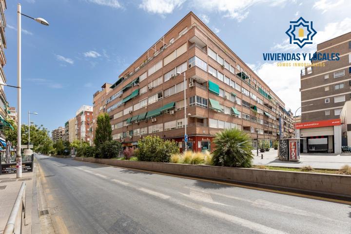 Amplio piso en Camino de Ronda, junto a Plaza Einstein photo 0