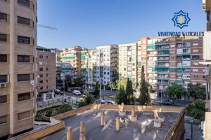 GRAN PISO ENTRE ARABIAL Y CAMINO DE RONDA photo 0