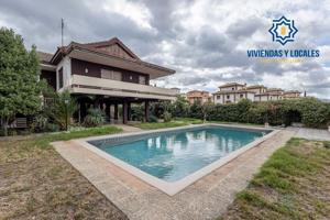 Gran casa con parcela y piscina en Cájar photo 0