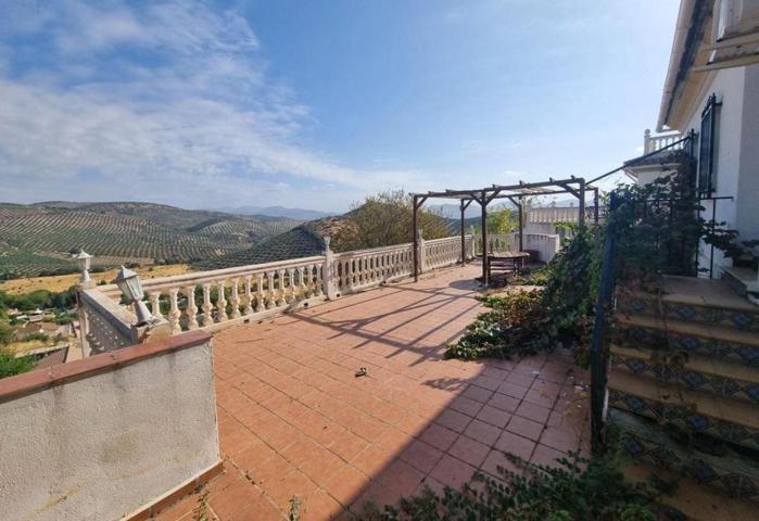 garcia Delgado vende Fabulosa casa Independiente con Vistas de Infarto y Piscina en Moclin!!!!!!!!! photo 0