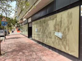 ALQUILER DE LOCAL EN CALLE PI Y MARGALL photo 0
