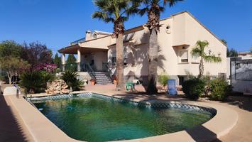 PRECIOSO CHALET URBANO A 10 MINUTOS DE SAN VICENTE DEL RASPEIG photo 0