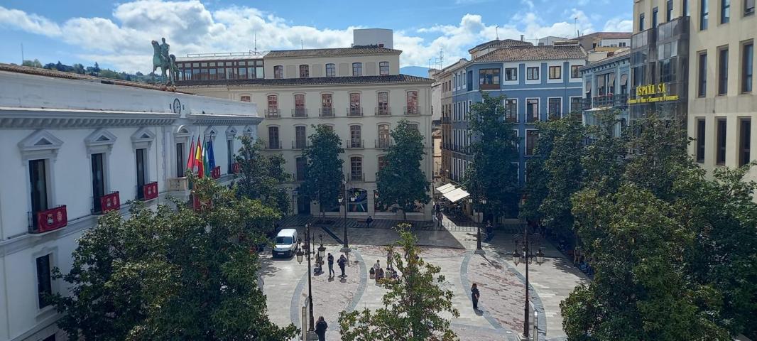 PISO FRENTE A LA PLAZA DEL CARMEN photo 0
