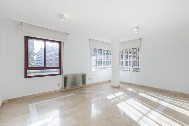 SE ALQUILA FANTÁSTICO PISO EN GRANADA photo 0