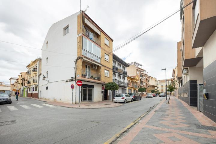 Local comercial en pleno centro de Armilla photo 0