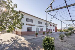 OPORTUNIDAD! CASA Y NAVE EN SANTA FÉ photo 0