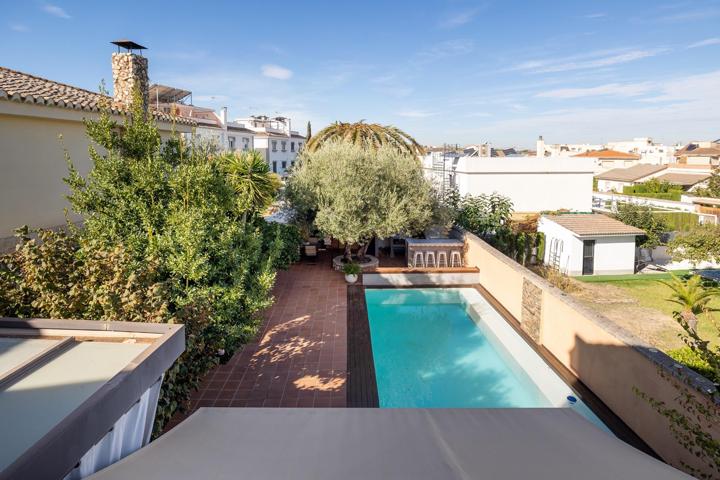 🏡 Chalet de Lujo en Venta en el Centro de Ogíjares — 363 m², Parcela 534 m², Piscina y Garaje Doble photo 0